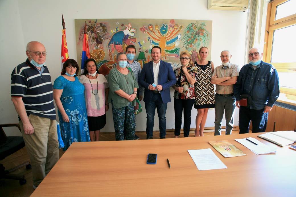 Stari grad Radoslav Marjanović i penzioneri Senior centar