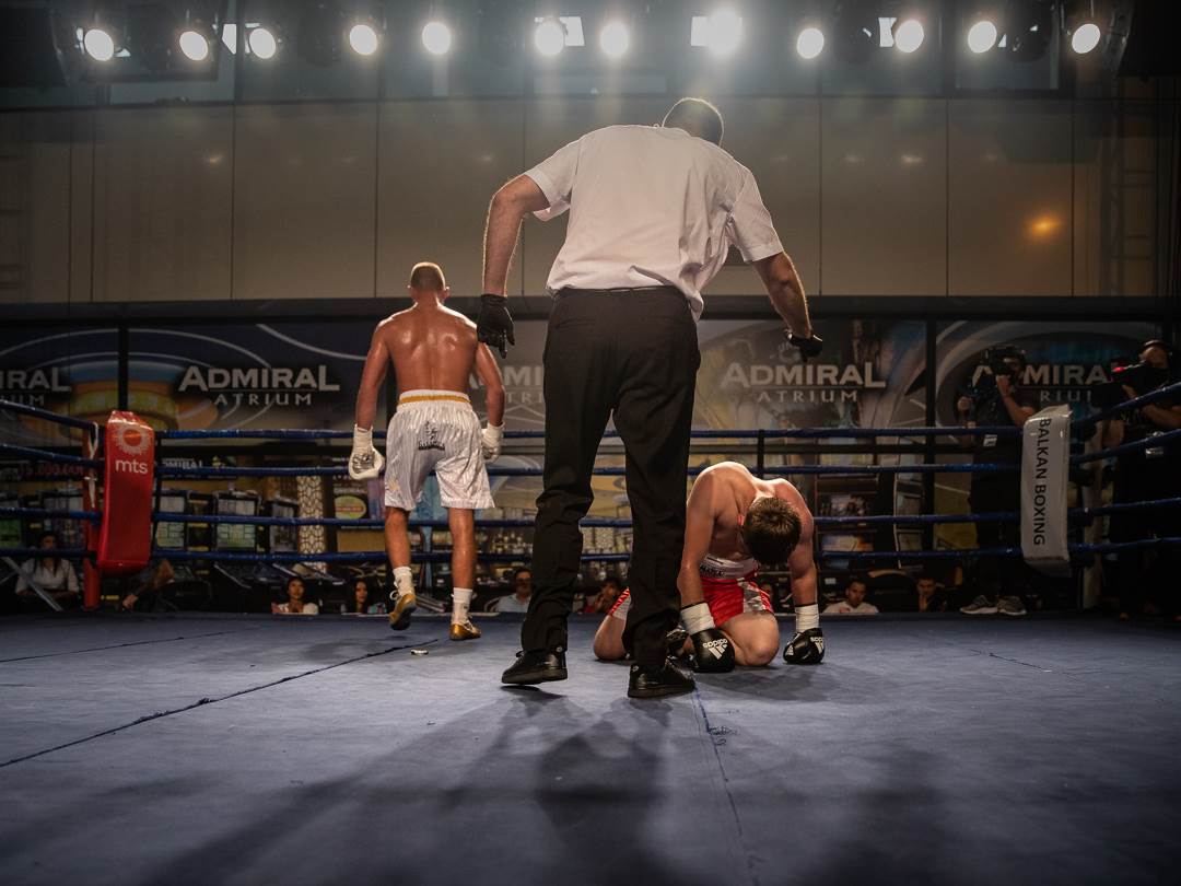 veljko ražnatović boks meč nokaut denis kozakov fotografije