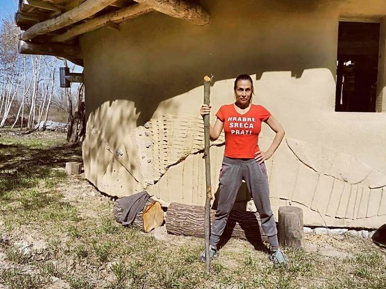 Ivana Banfić objavila sliku iz štale