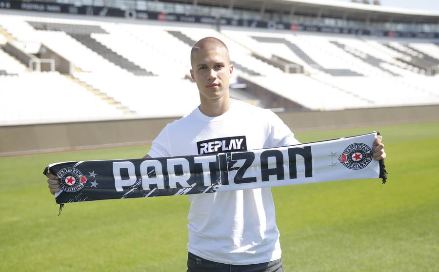 Partizan profesionalni ugovori četiri igrača "deca" kluba Blagojević Subotić Trifunović Slavković