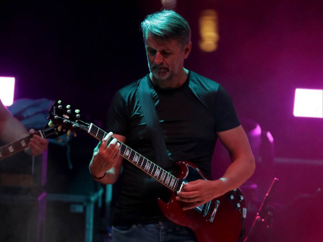 Bogdan Obradović teniski trener svira gitaru Kiki Lesendrić i Piloti koncert