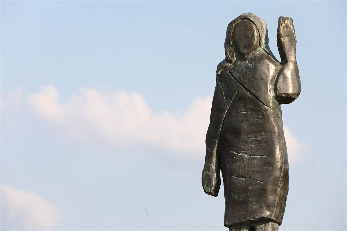 Melanija Tramp nova statua Slovenija fotografje