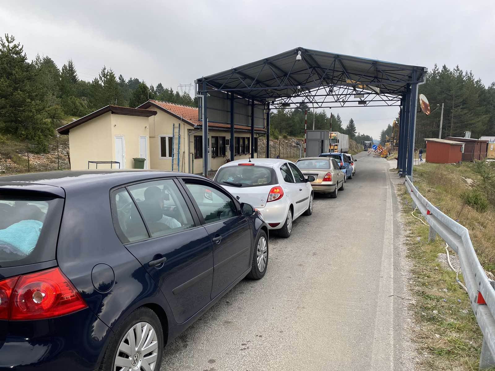 Crna Gora povratak Srbi granice korona virus voz Beograd-Bar