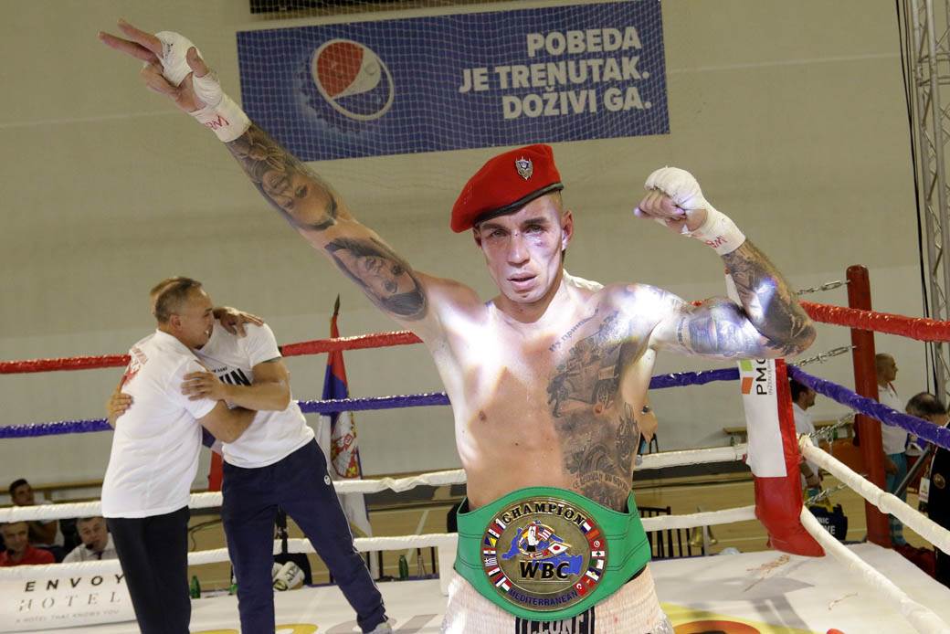 Marko Nikolić Patrik Boa boks poluteska kategorija WBC fotografije 