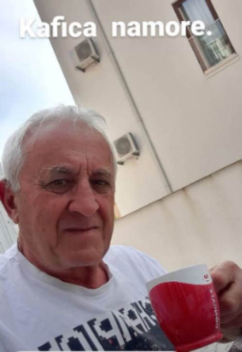 Era Ojdanić novčanice na glavi