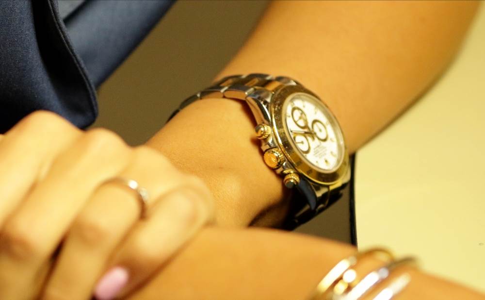 DEKOLTE, DIJAMANSTKI PRSTEN I ROLEKS SAT: Aleksandra Prijović ponela par stotina hiljada evra na sebi! (FOTO)