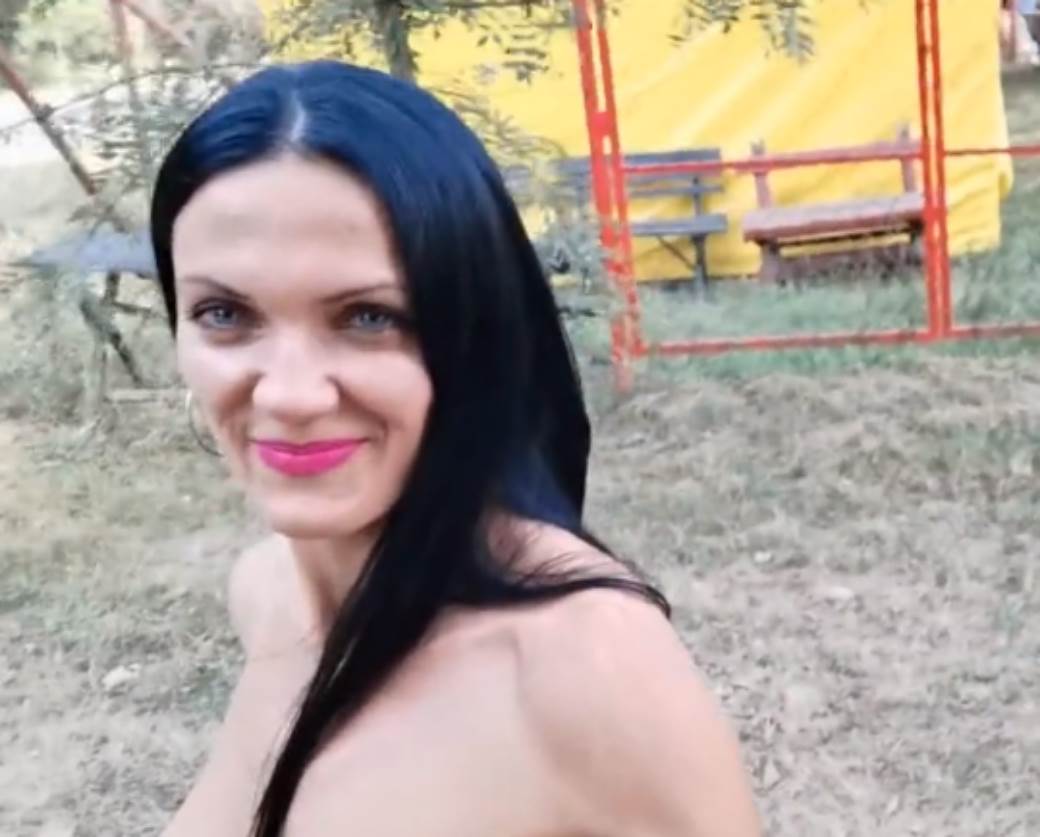 lili milf gola kupuje lubenice foto video