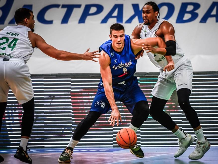 Jelena Karleuša potvrdila vezu sa košarkašem, jedno joj izričito zabranio