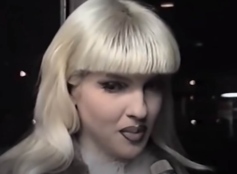 Jelena Karleuša u tangama na motoru