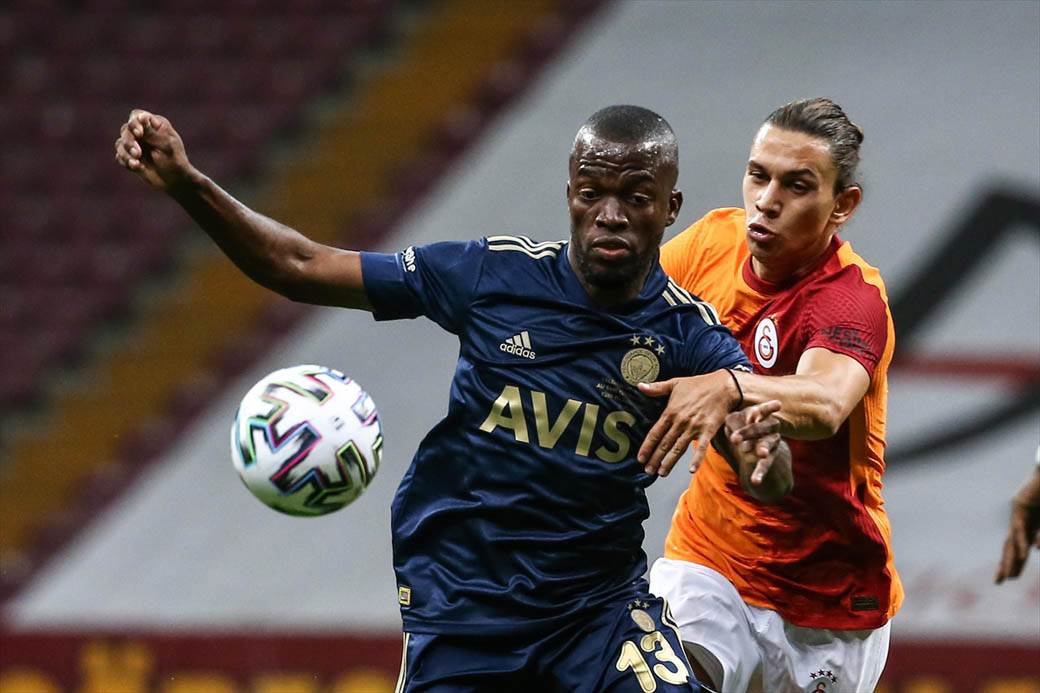 Galatasaraj-Fenerbahče-0-0-baklja-jermenija-azerbejdžan-rat-podrška-fotografije