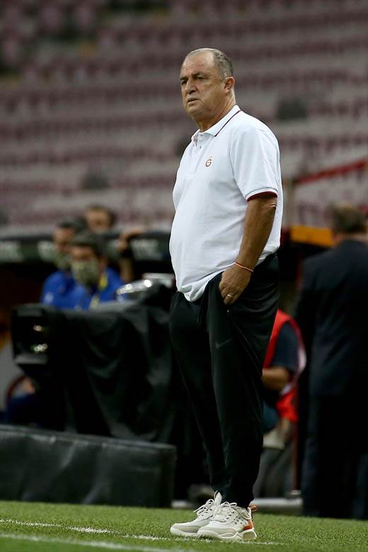 Galatasaraj-Fenerbahče-0-0-baklja-jermenija-azerbejdžan-rat-podrška-fotografije