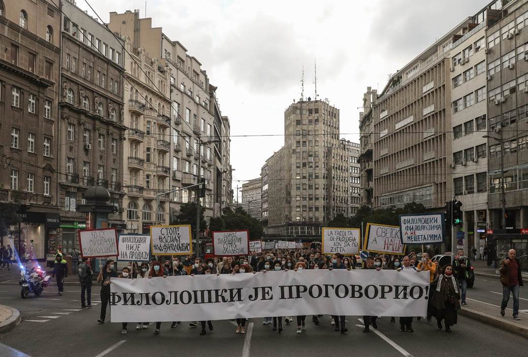 Protest profesora Filološkog fakulteta Beograd fotografije