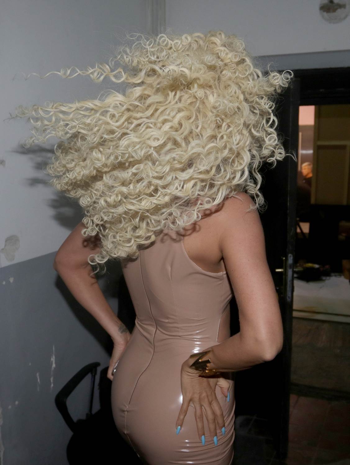 jelena karleuša afro lokne nova frizura pevačica