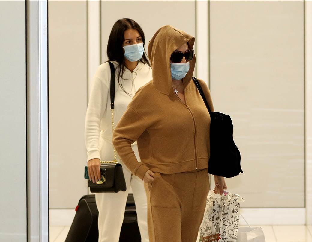 Anastasija Ražnatović bez šminke fotografije Anastasija i Ceca na aerodromu