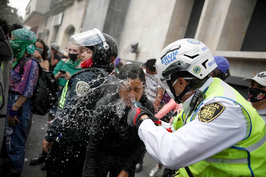 Meksiko protest abortus sukobi policija žene fotografije