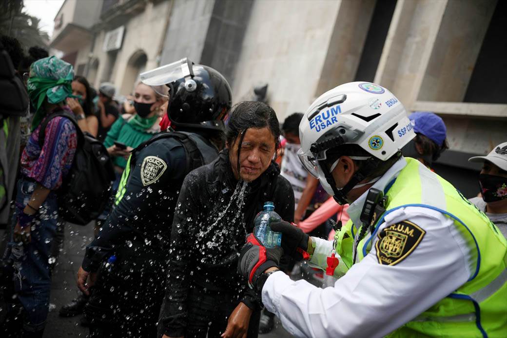 Meksiko protest abortus sukobi policija žene fotografije