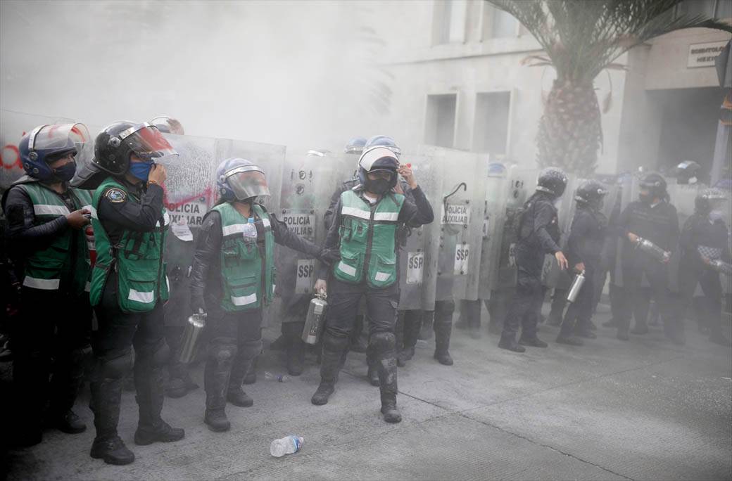 Meksiko protest abortus sukobi policija žene fotografije
