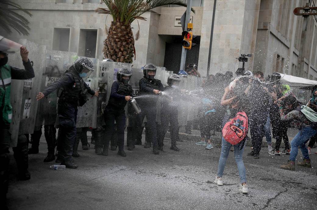 Meksiko protest abortus sukobi policija žene fotografije