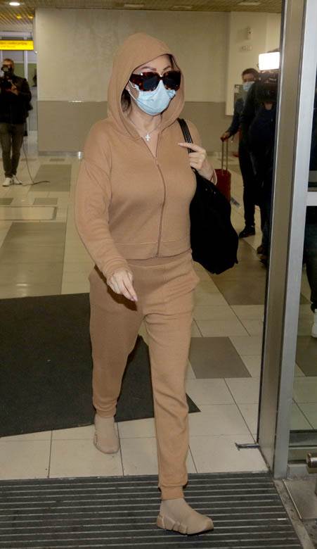 Anastasija Ražnatović bez šminke fotografije Anastasija i Ceca na aerodromu