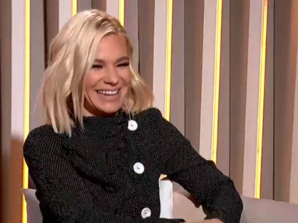 natasa bekvalac okitila dom jelka praznici cestitka