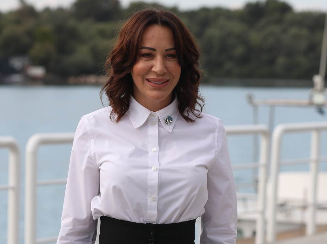 Dušica Jakovljević napisala pesmu Romani Panić pa je rasplakala