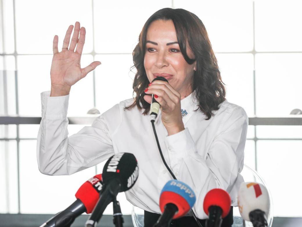 Dušica Jakovljević napisala pesmu Romani Panić pa je rasplakala