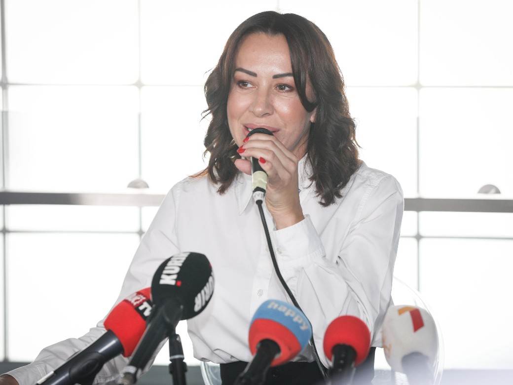 Dušica Jakovljević napisala pesmu Romani Panić pa je rasplakala