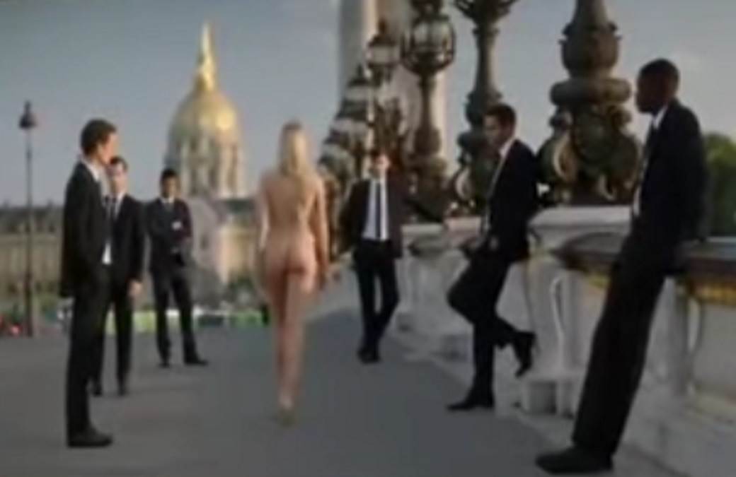 Brižit Makron u seriji Emili u Parizu