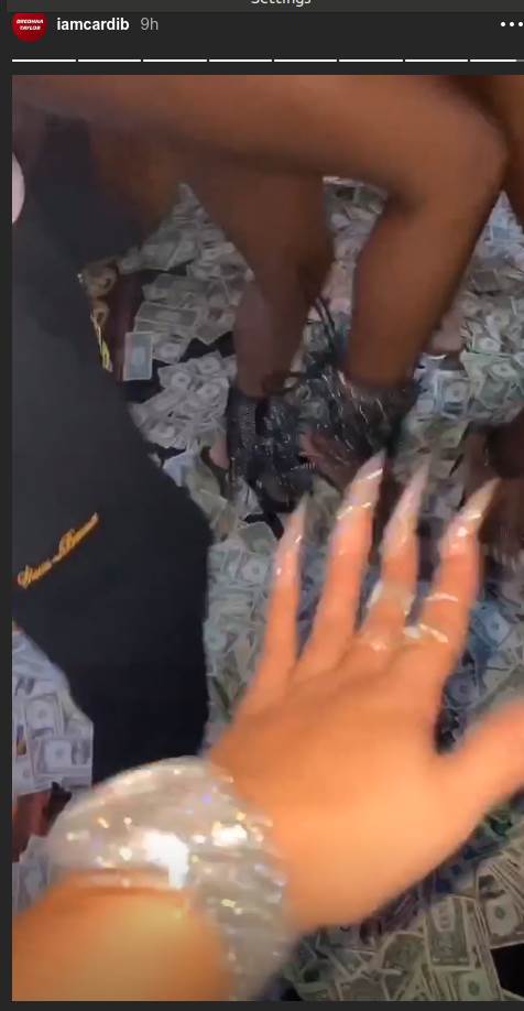 Cardi B rođendan striptizete alkohol Instagram foto