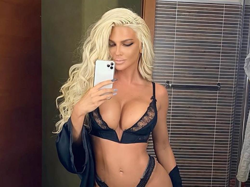 jelena karleusa gole slike