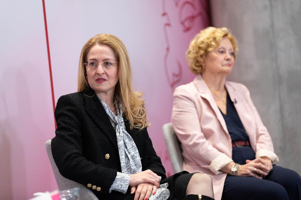 Lepa i srećna konferencija zdravlje žene