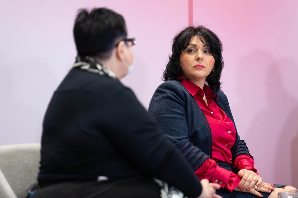 Lepa i srećna konferencija zdravlje žene