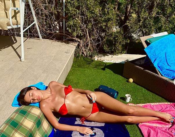 anastasija raznatovic gola kada kupka instagram video