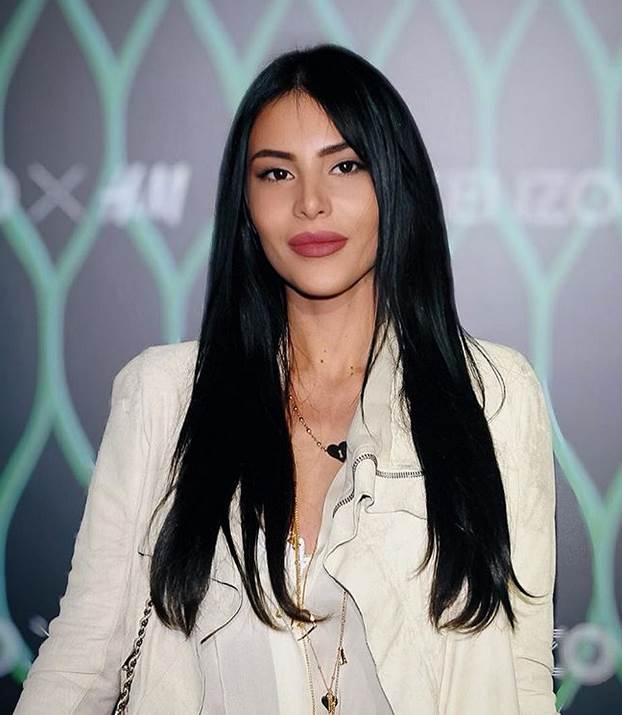 anastasija raznatovic gola kada kupka instagram video