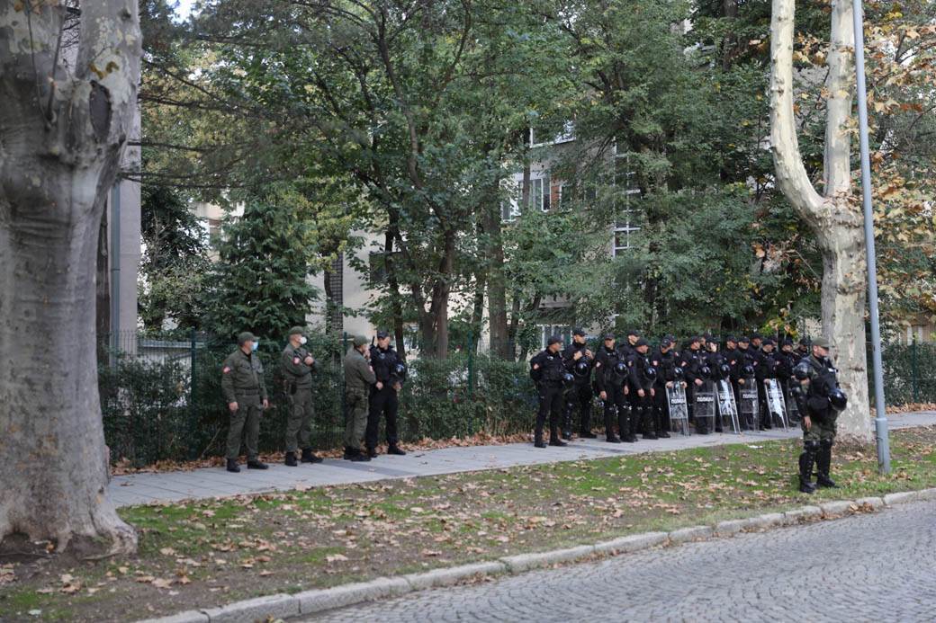 Partizan-Crvena-zvezda večiti derbi bez publike policija stadion Partizana fotografije