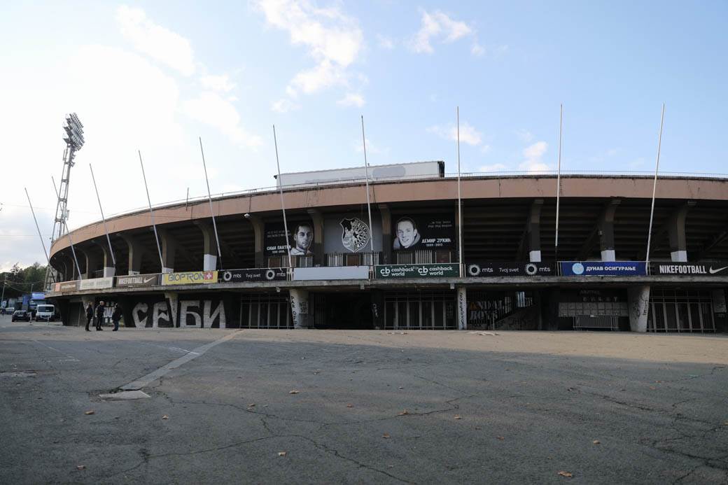 Partizan-Crvena-zvezda večiti derbi bez publike policija stadion Partizana fotografije