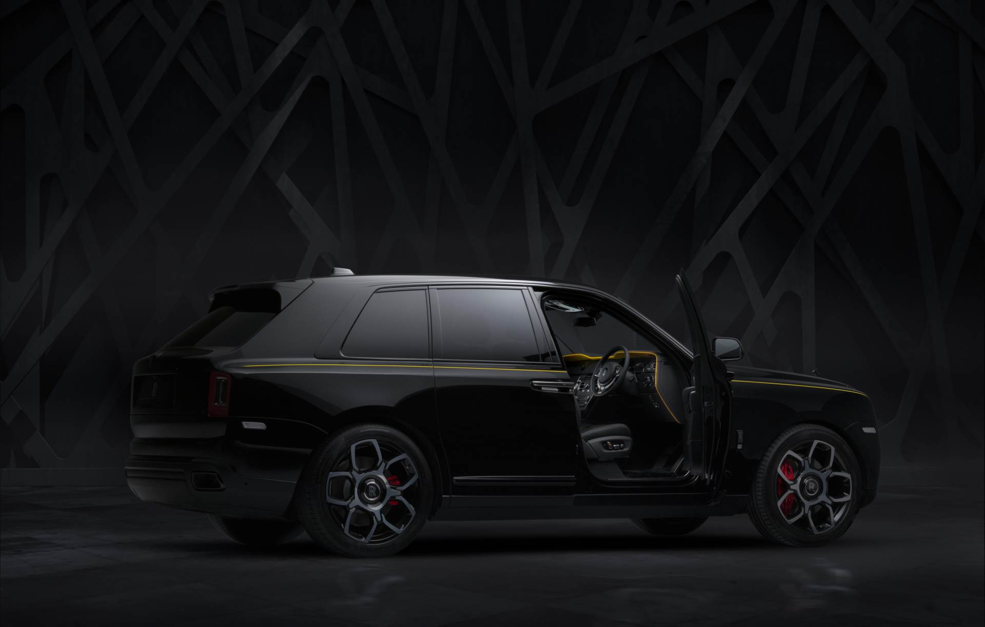 rolls royce cullinan auto džip suv rols rojs