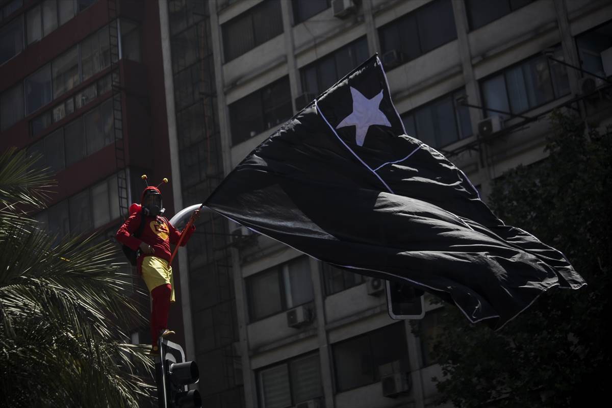 Čile protesti demonstracije polcija neredi fotografije