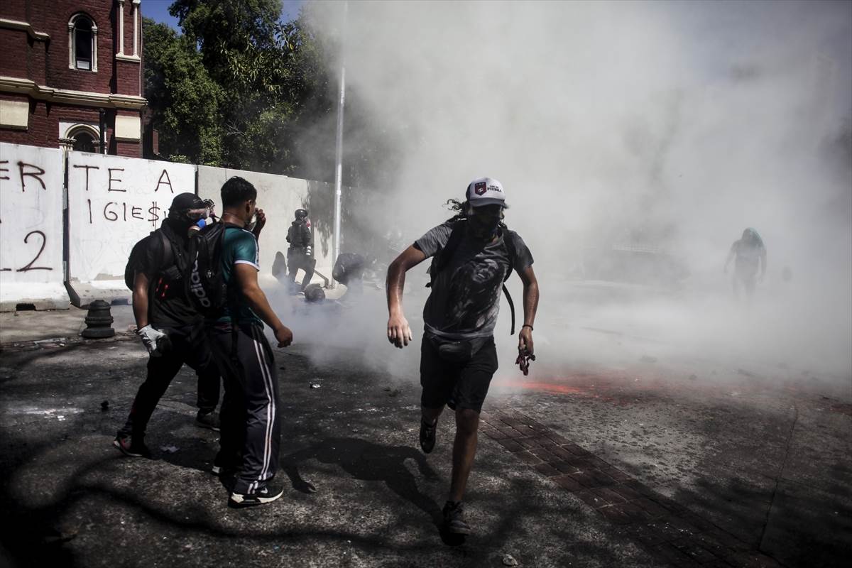 Čile protesti demonstracije polcija neredi fotografije