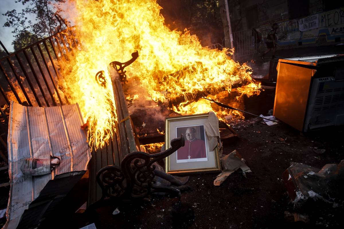 Čile protesti demonstracije polcija neredi fotografije