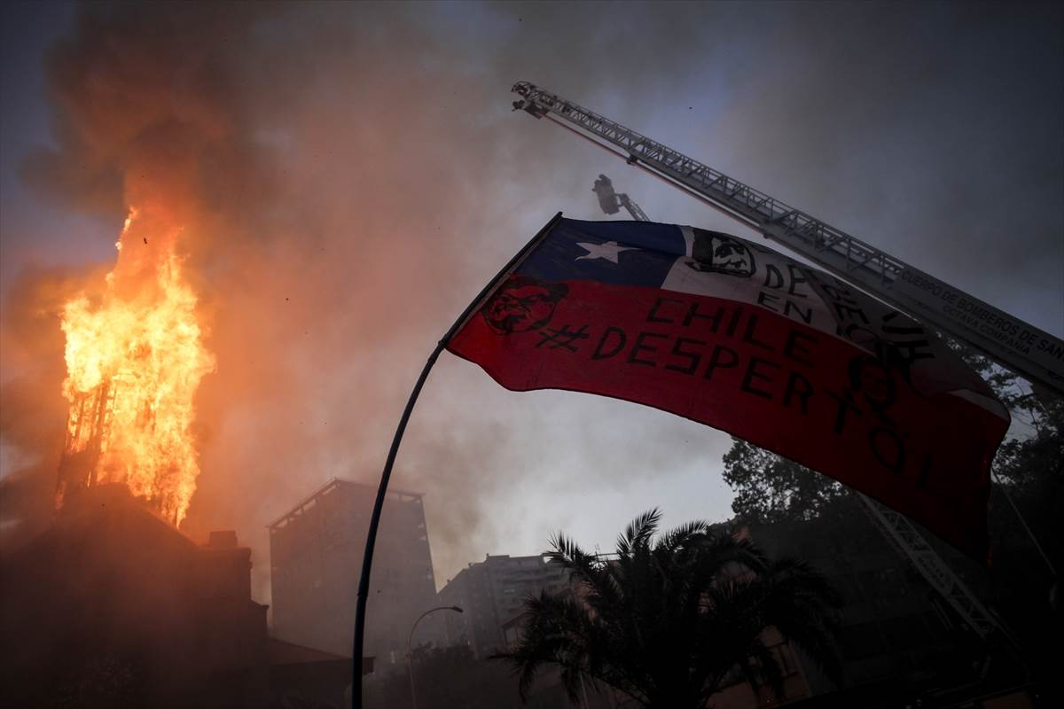 Čile protesti demonstracije polcija neredi fotografije