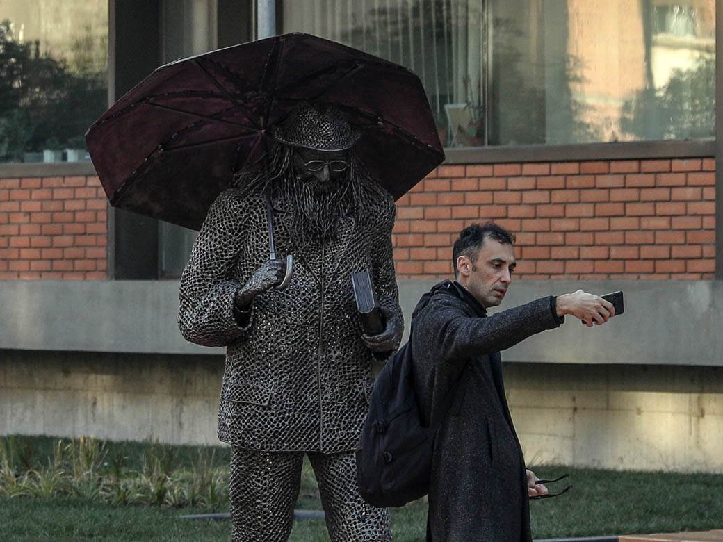 Raša Popov spomenik Beograd rasprava drustvene mreze