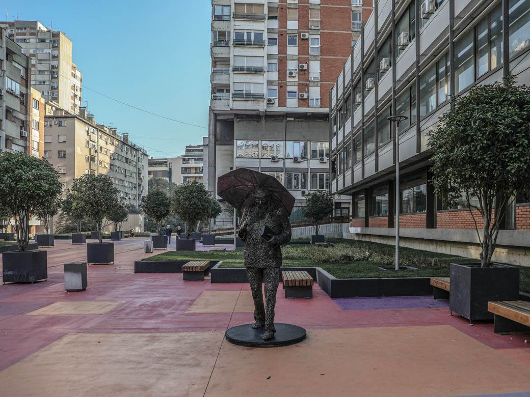 Raša Popov spomenik Beograd rasprava drustvene mreze