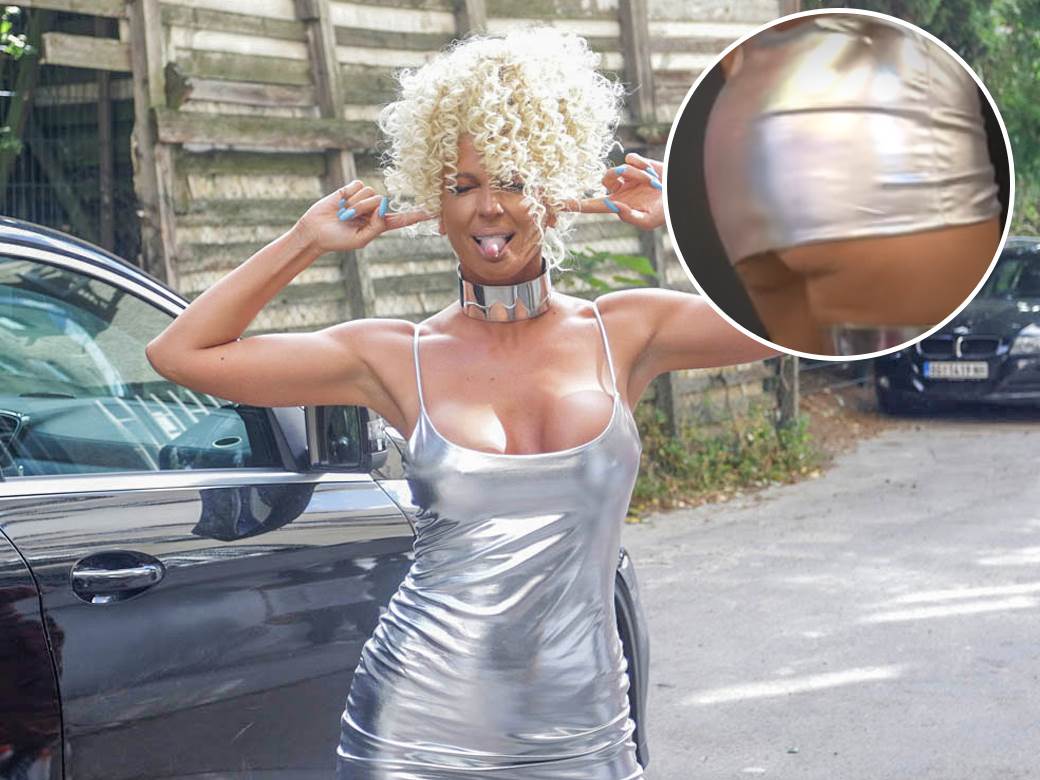 jelena karleusa u krevetu guza instagram foto