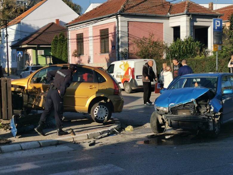 cacak saobracajna nesreca auto udario ogradu 