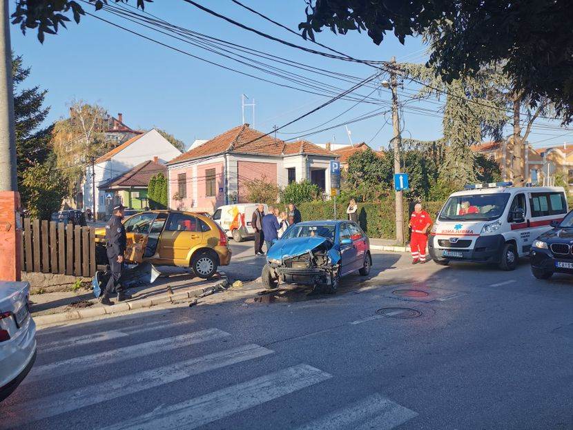 cacak saobracajna nesreca auto udario ogradu 
