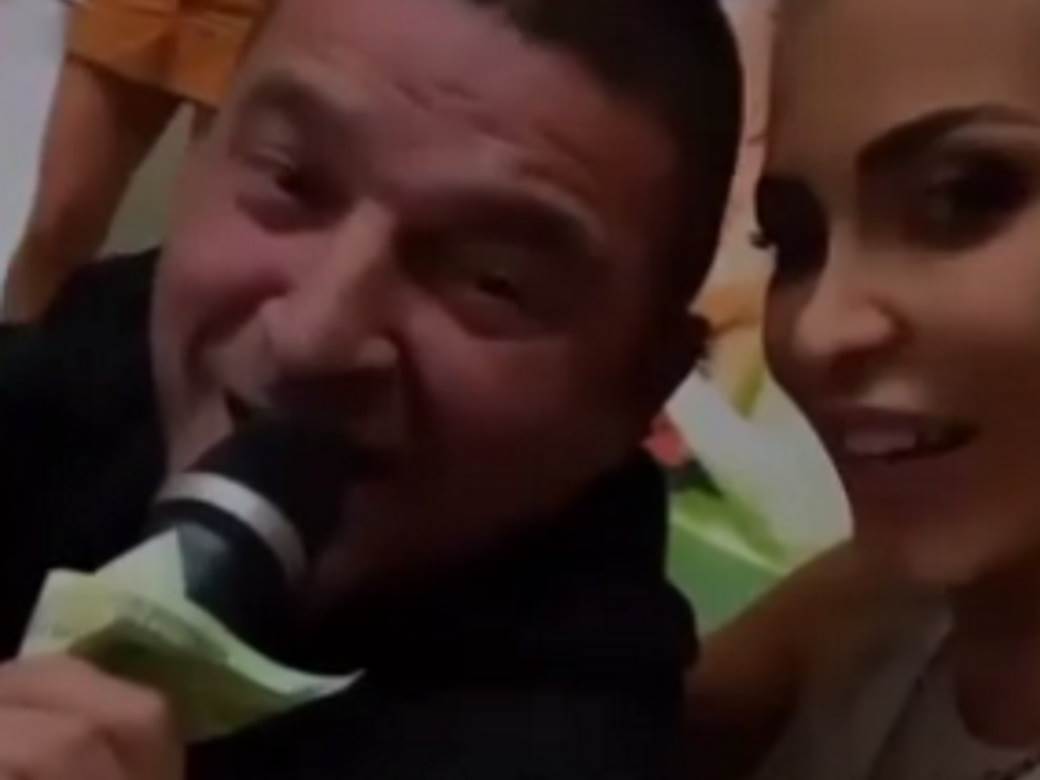 Baja Mali Knindža o Tompsonu