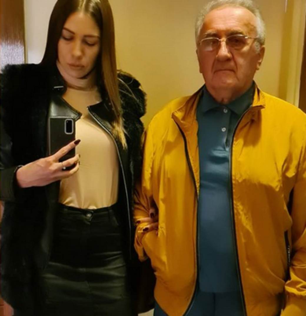 Milijana iz Parova se tukla s dečkom u autobusu