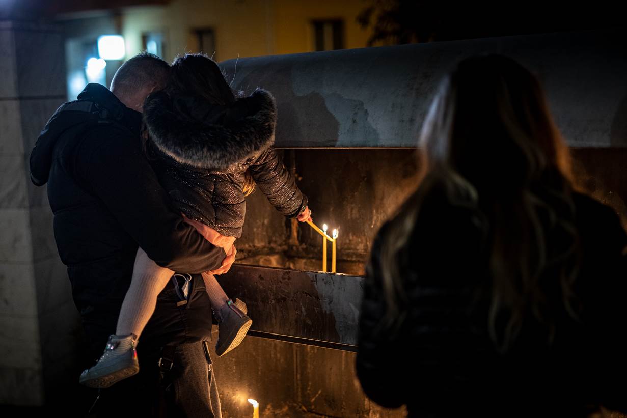 amfilohije umro paljenje sveca u beogradu