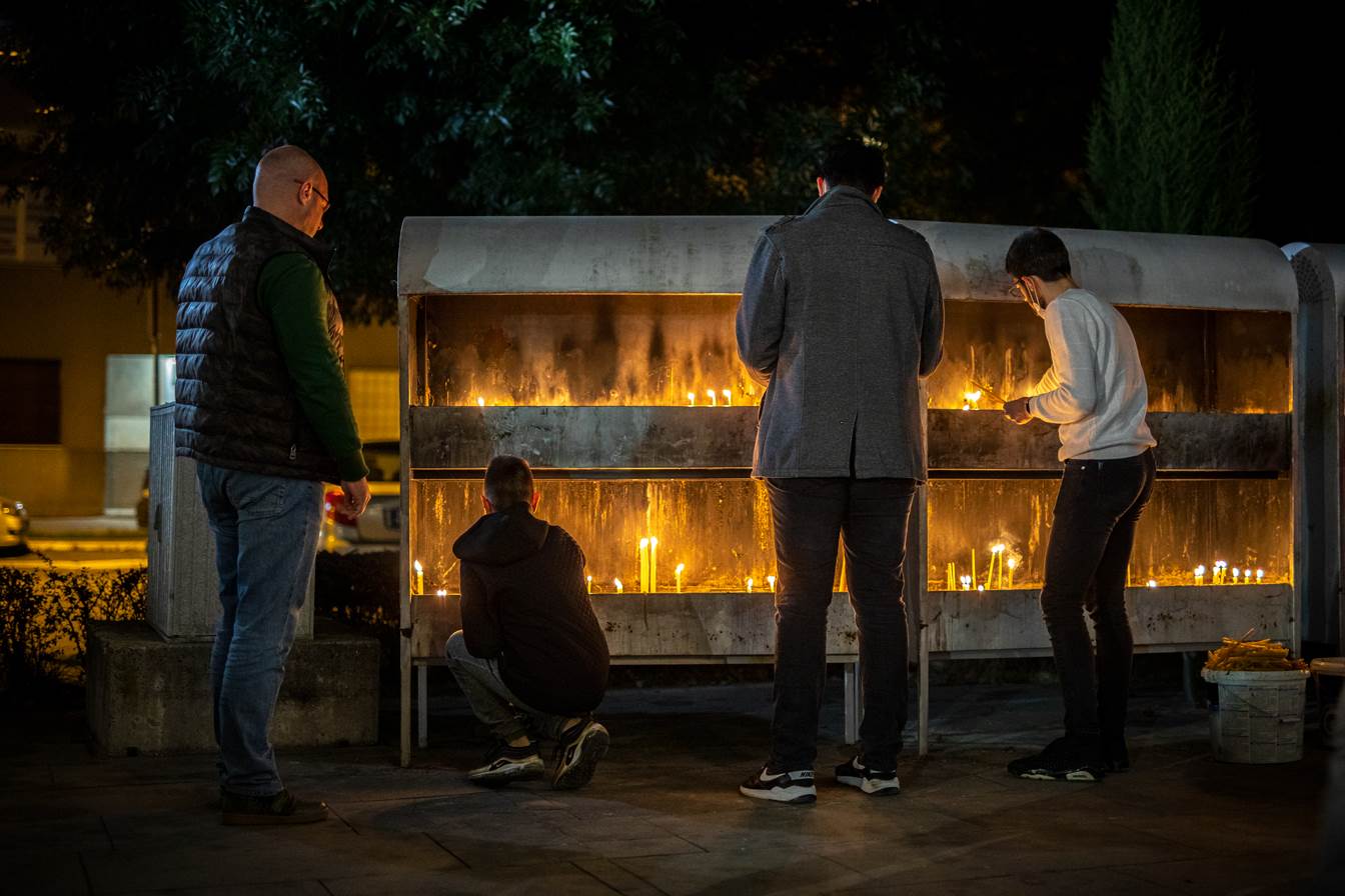 amfilohije umro paljenje sveca u beogradu